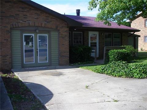 71 Pebblebrook St, Clyde, NC 28721 photo 1