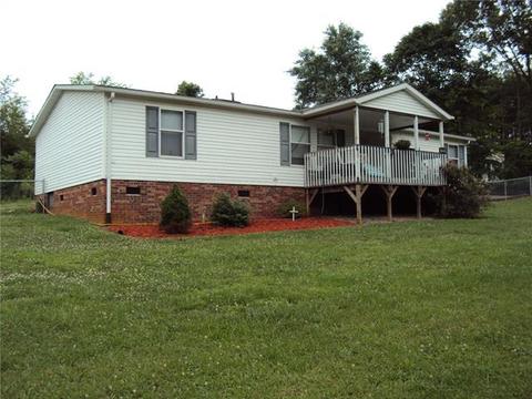 1814 Deitz Rd, Hickory, NC 28602 photo 1