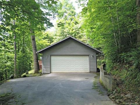299 Fox Trace Dr, Sylva, NC 28779 photo 2