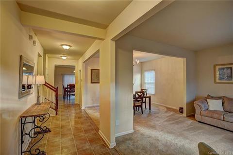 10929 Kingsview Dr, Davidson, NC 28036 photo 2