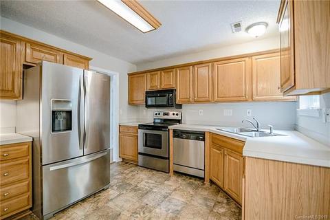10427 Danesway Ln, Cornelius, NC 28031 photo 12