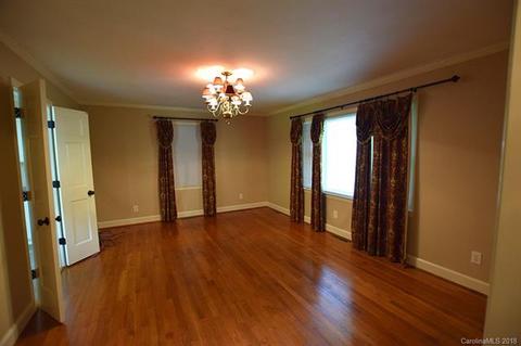 1013 Forest Dr, Lancaster, SC 29720 photo 3
