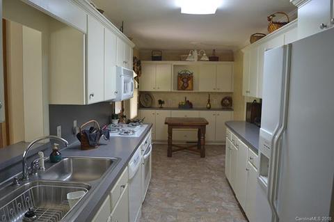 1013 Forest Dr, Lancaster, SC 29720 photo 7