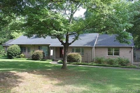 1013 Forest Dr, Lancaster, SC 29720 photo 1