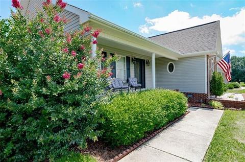 2754 Judea Dr, Conover, NC 28613 photo 3