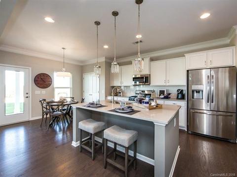 209 Sycamore Dr, Lancaster, SC 29720 photo 3