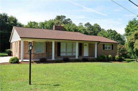 411 13th Ave, Conover, NC 28613 photo 1