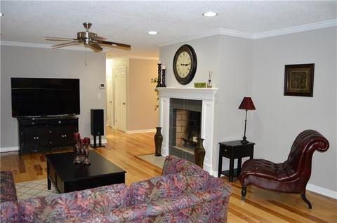 411 13th Ave, Conover, NC 28613 photo 4