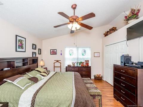 30 E Danbury Ln, Brevard, NC 28712 photo 14