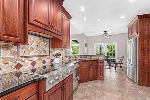 26 Windsong Dr, Fairview, NC 28730 photo 11