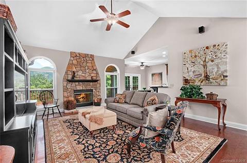 26 Windsong Dr, Fairview, NC 28730 photo 4