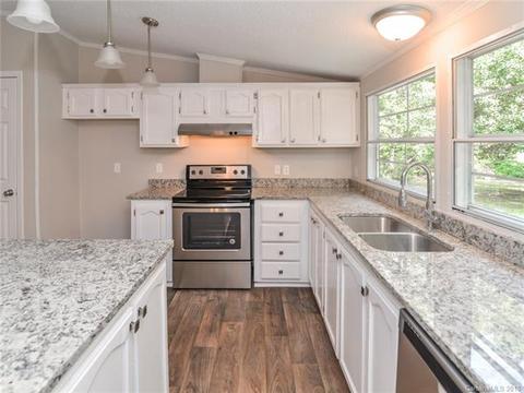 151 Flora Ln, Harmony, NC 28634 photo 8