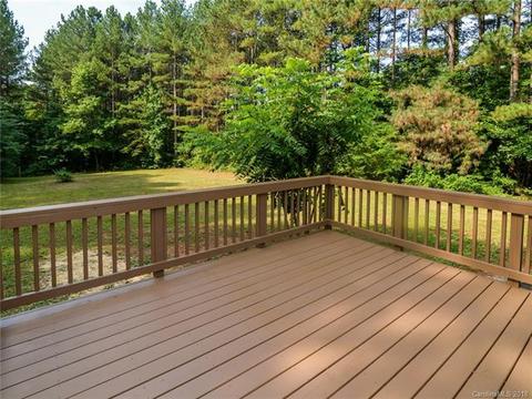 151 Flora Ln, Harmony, NC 28634 photo 6