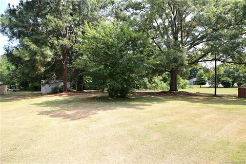 807 E 22nd St, Kannapolis, NC 28083 photo 4