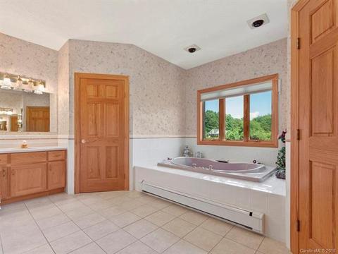 63 Pondview Dr, Clyde, NC 28721 photo 17