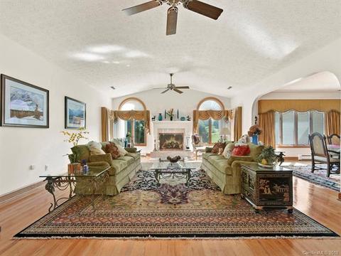63 Pondview Dr, Clyde, NC 28721 photo 5