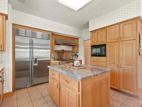 63 Pondview Dr, Clyde, NC 28721 photo 9