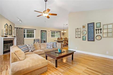 110 Spring Dr, Mars Hill, NC 28754 photo 4