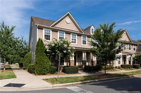 8303 Viewpoint Ln, Cornelius, NC 28031 photo 2