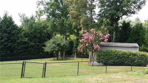 70 Ridgeway Dr, Flat Rock, NC 28731 photo 3