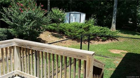 70 Ridgeway Dr, Flat Rock, NC 28731 photo 4