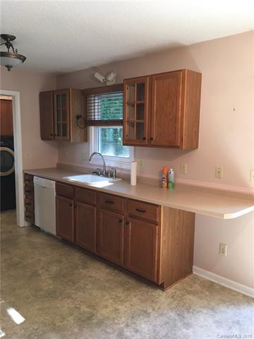 70 Ridgeway Dr, Flat Rock, NC 28731 photo 9