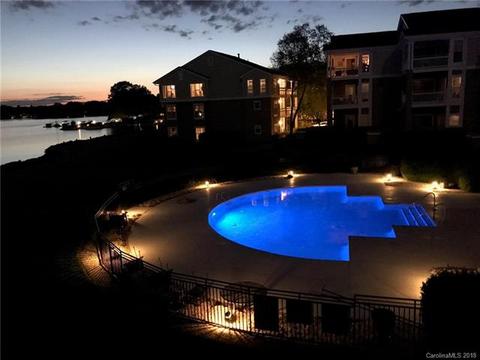 1335 Torrence Cir #26, Davidson, NC 28036 photo 2
