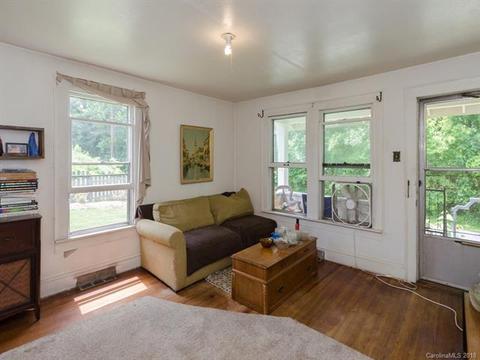 87 Lowe St, Canton, NC 28716 photo 4