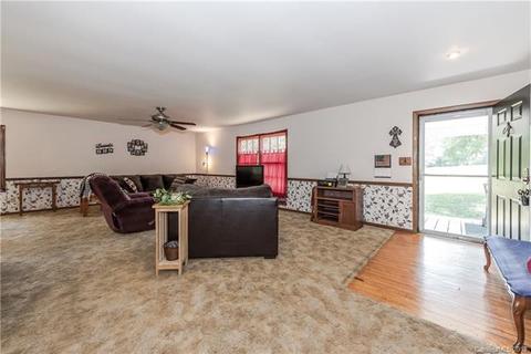 1910 Bobby Ray Rd, Clover, SC 29710 photo 4