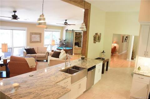 210 Pheasant Run, Flat Rock, NC 28731 photo 5