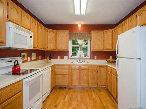 56 Meldaway Dr, Sylva, NC 28779 photo 2