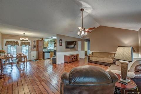 2412 Pine Forest Dr, Gastonia, NC 28056 photo 4
