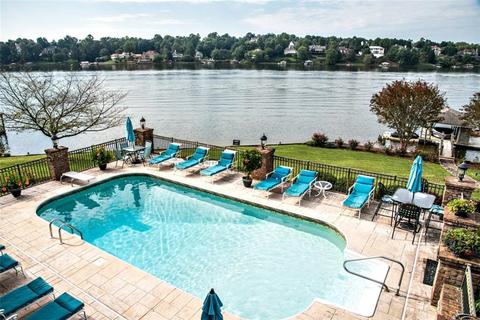 55 River Pointe Ct, Hickory, NC 28601 photo 2