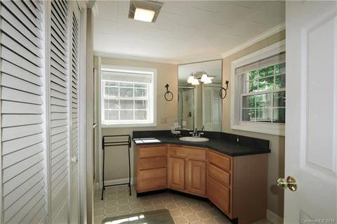 6538 Harbor Ln, Conover, NC 28613 photo 19