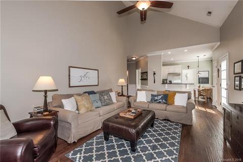 8815 Forest Shadow Cir, Cornelius, NC 28031 photo 11