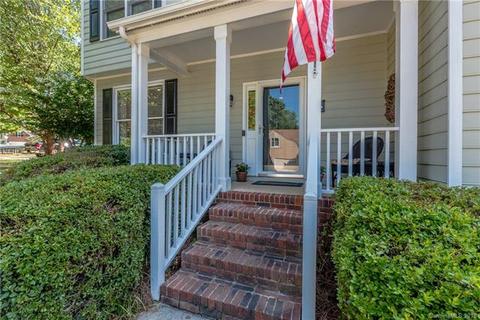 8815 Forest Shadow Cir, Cornelius, NC 28031 photo 2