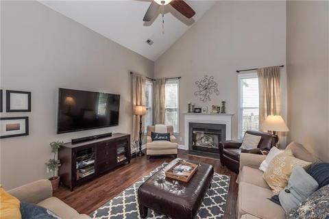 8815 Forest Shadow Cir, Cornelius, NC 28031 photo 10