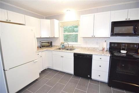 2428 Side Ln, Conover, NC 28613 photo 4