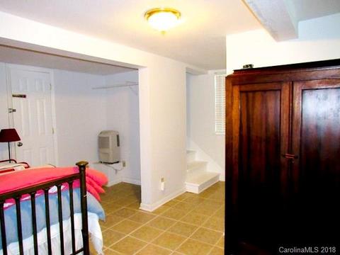 90 Bat Cave Dr, Hendersonville, NC 28792 photo 5