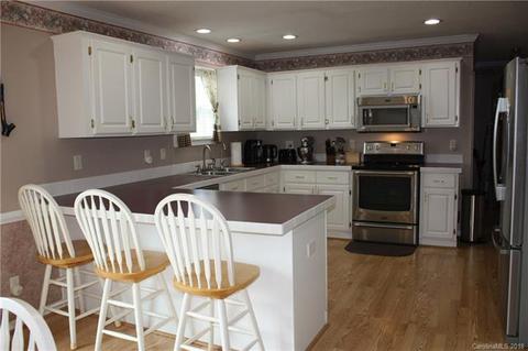 126 Lynnette Dr, Mount Ulla, NC 28125 photo 4