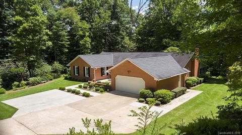 439 Cardinal Dr, Brevard, NC 28712 photo 2