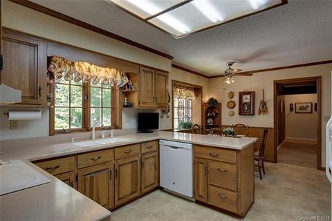 439 Cardinal Dr, Brevard, NC 28712 photo 10