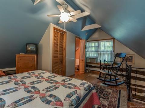 63 Setting Sunset Ln, Saluda, NC 28773 photo 8