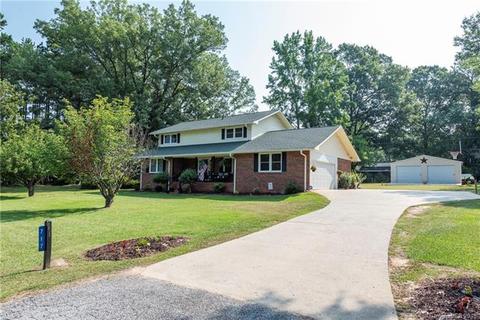 717 Bristol Pl, Lancaster, SC 29720 photo 1