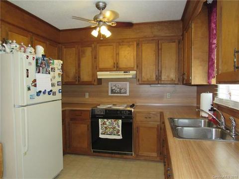 2707 Norfolk Rd, Lancaster, SC 29720 photo 2