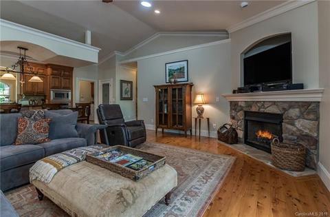 25 Flagstone Ln, Tryon, NC 28782 photo 8