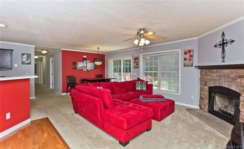 151 Whitaker Rd, Fairview, NC 28730 photo 4