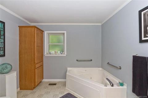 151 Whitaker Rd, Fairview, NC 28730 photo 18