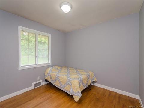 35 Maple St, Canton, NC 28716 photo 8