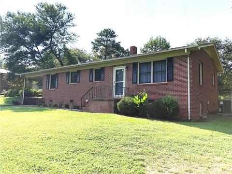 3133 Castle Ave, Hickory, NC 28601 photo 2